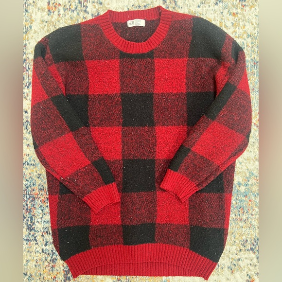 H&M Other - H&M Red and Black Crewneck oversized Sweater Buffalo Plaid